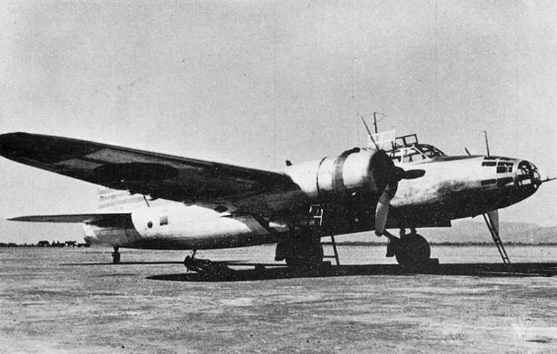Файл:Nakajima Ki-49 армейский тип 100 тяжелый бомбардировщик Donryu «Helen» - подобные самолеты применялись во время сражений за Новую Гвинею.jpg