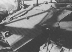 38-мм экраны из котельной стали установленные на «Super Pershing» - вид сверху.jpg