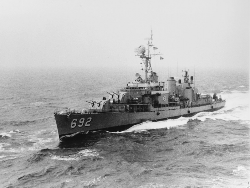Файл:Destroyer sumner dd 692.jpg