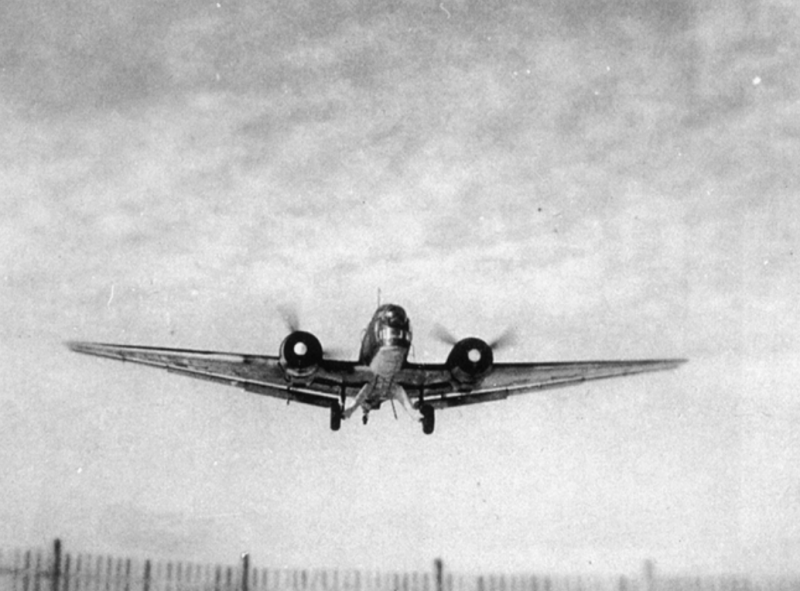 Файл:Ju 86 E 1.png