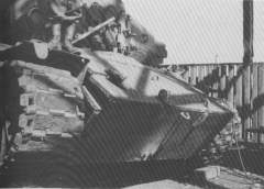 38-мм экраны из котельной стали установленные на «Super Pershing» - вид снизу.jpg