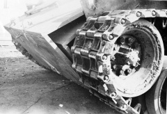 38-мм экраны из котельной стали установленные на «Super Pershing» - крупный план.jpg