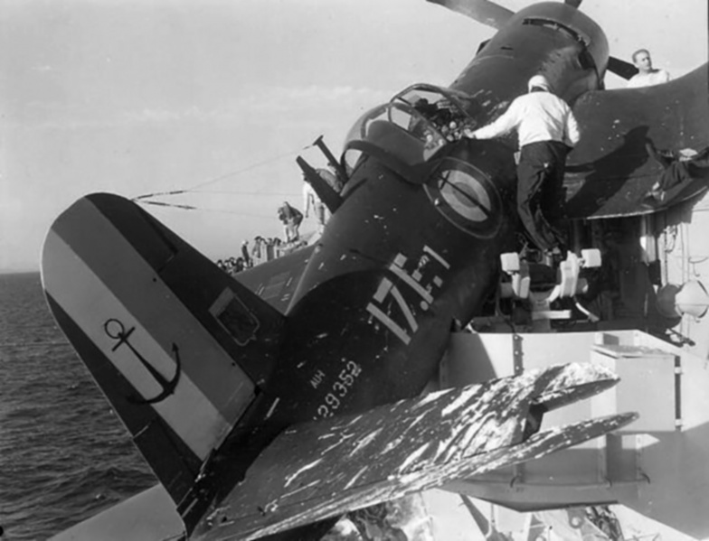 Файл:F4U-7 история 4).jpg