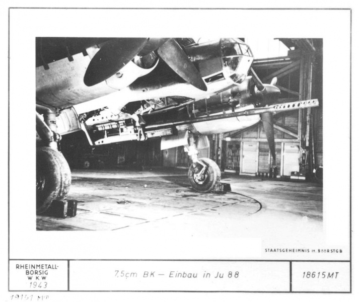 Файл:Ju88 mit BK 7,5.jpg