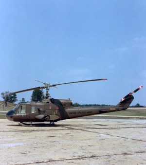 Uh1c xm30.jpg