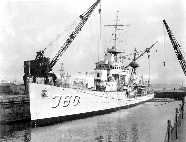 Файл:Phelps USS «Фелпс» (DD-360) проходит доработку в Сухом доке №2 Бостонской верфи, 4 марта 1937.jpg