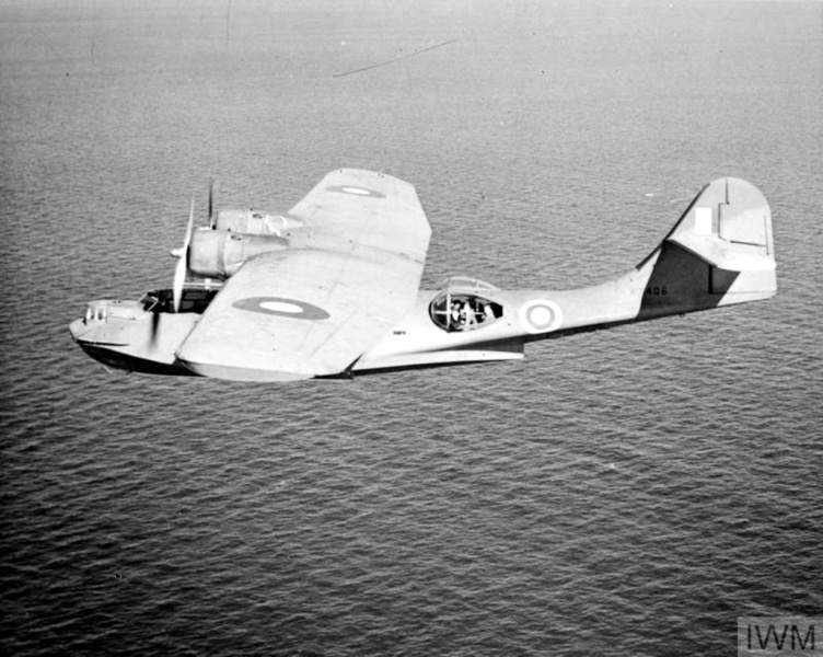 Файл:Catalina IIIa «Каталина» I, W8406, из 4-го учебного дивизиона Брерговой охраны, Странраер, Аиршир, в полете над Ирландским морем.jpg