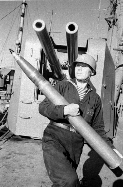 Файл:M1928 100-мм «Минизини» «Красного Кавказа».jpg