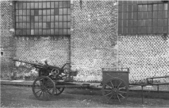 Breda на лафете с деревянными колесами.jpg