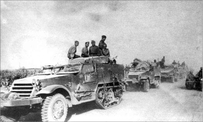 Файл:Батарея самоходных орудий Т48 (СУ-57), 4-й мотоциклетный полк 6-й танковой армии на марше, Румыния, лето 1944 года.jpg