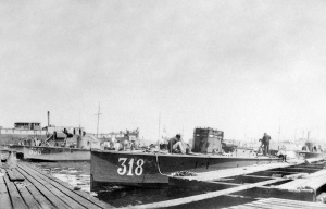 Катер типа «Гринпорт» №318 на ремонте, Севастополь, 1917