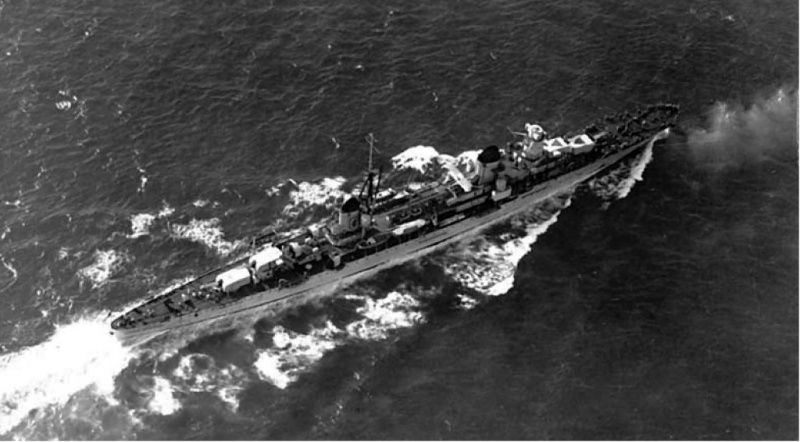 Файл:Montecuccoli КРЛ «Раймондо Монтекукколи» в первые дни войны. Крейсер сохраняет довоенную окраску.jpg