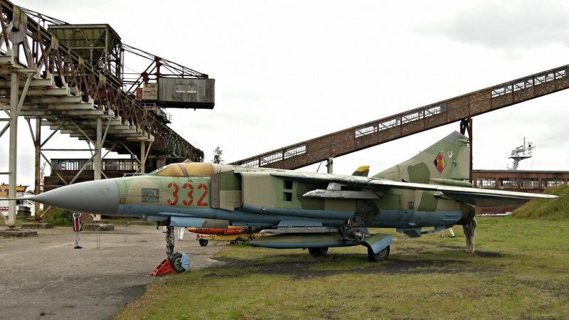 Файл:MIG-23MLA -332.jpg